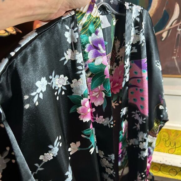 Vintage Floral Black and Pink Women's Satin Asian Robe Medium - Picture 10 of 16